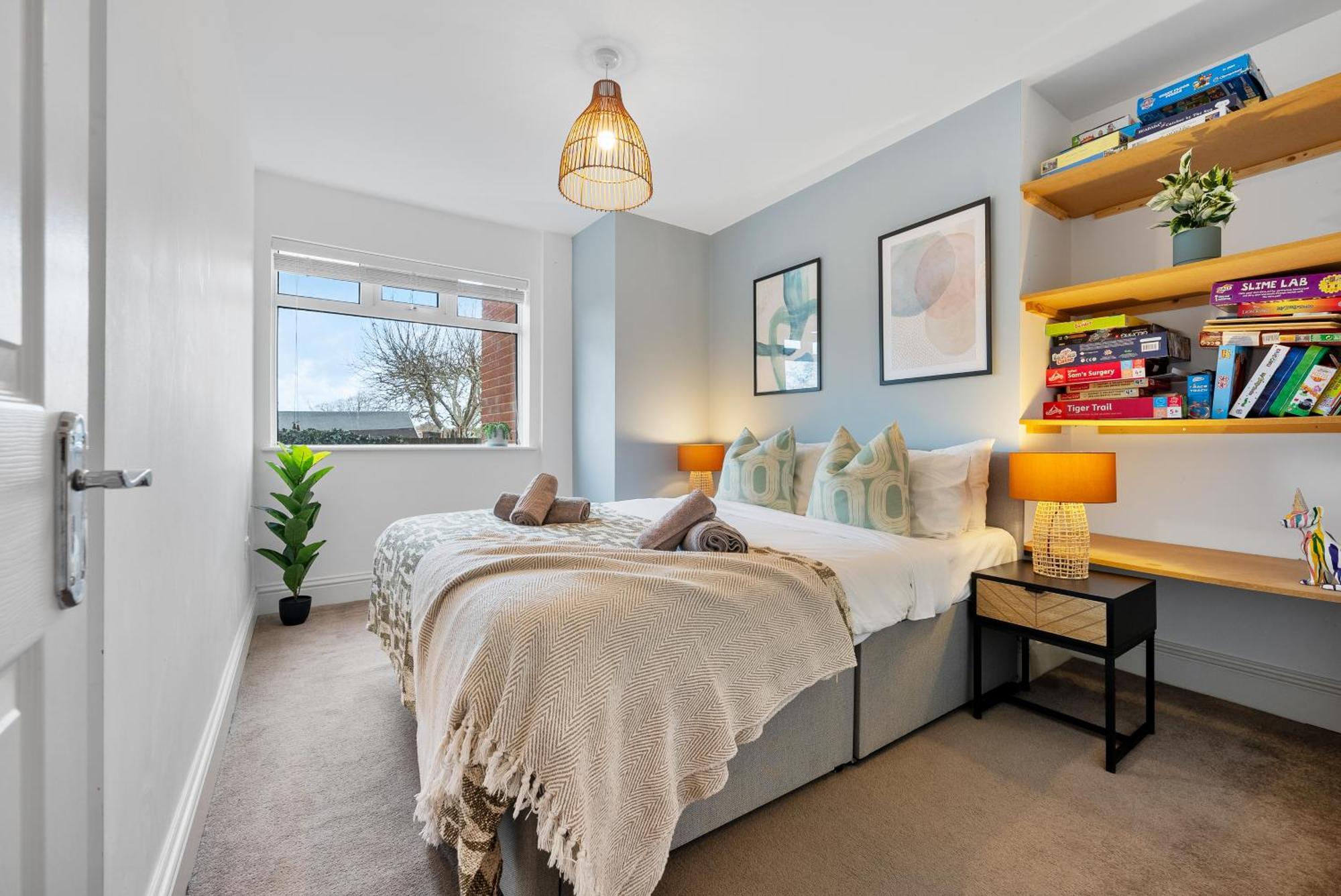 Long Term And Summer Special Offer! 5-Bedroom Spacious, Stunning Design, Sociable Areas & Cosy House Near South Downs Park, Sleeps 11 With Games Room, Private Parking And Garden- By Blue Puffin Stays Waterlooville Eksteriør bilde