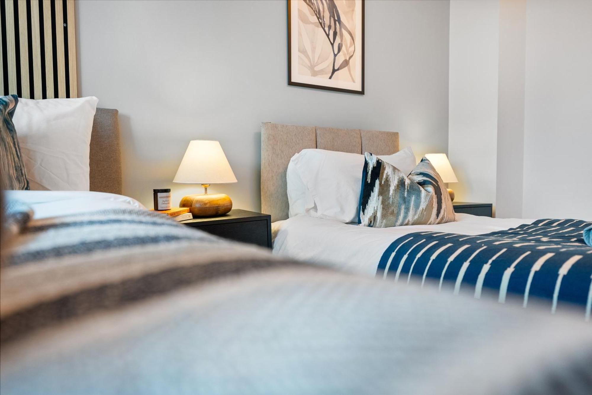 Long Term And Summer Special Offer! 5-Bedroom Spacious, Stunning Design, Sociable Areas & Cosy House Near South Downs Park, Sleeps 11 With Games Room, Private Parking And Garden- By Blue Puffin Stays Waterlooville Eksteriør bilde