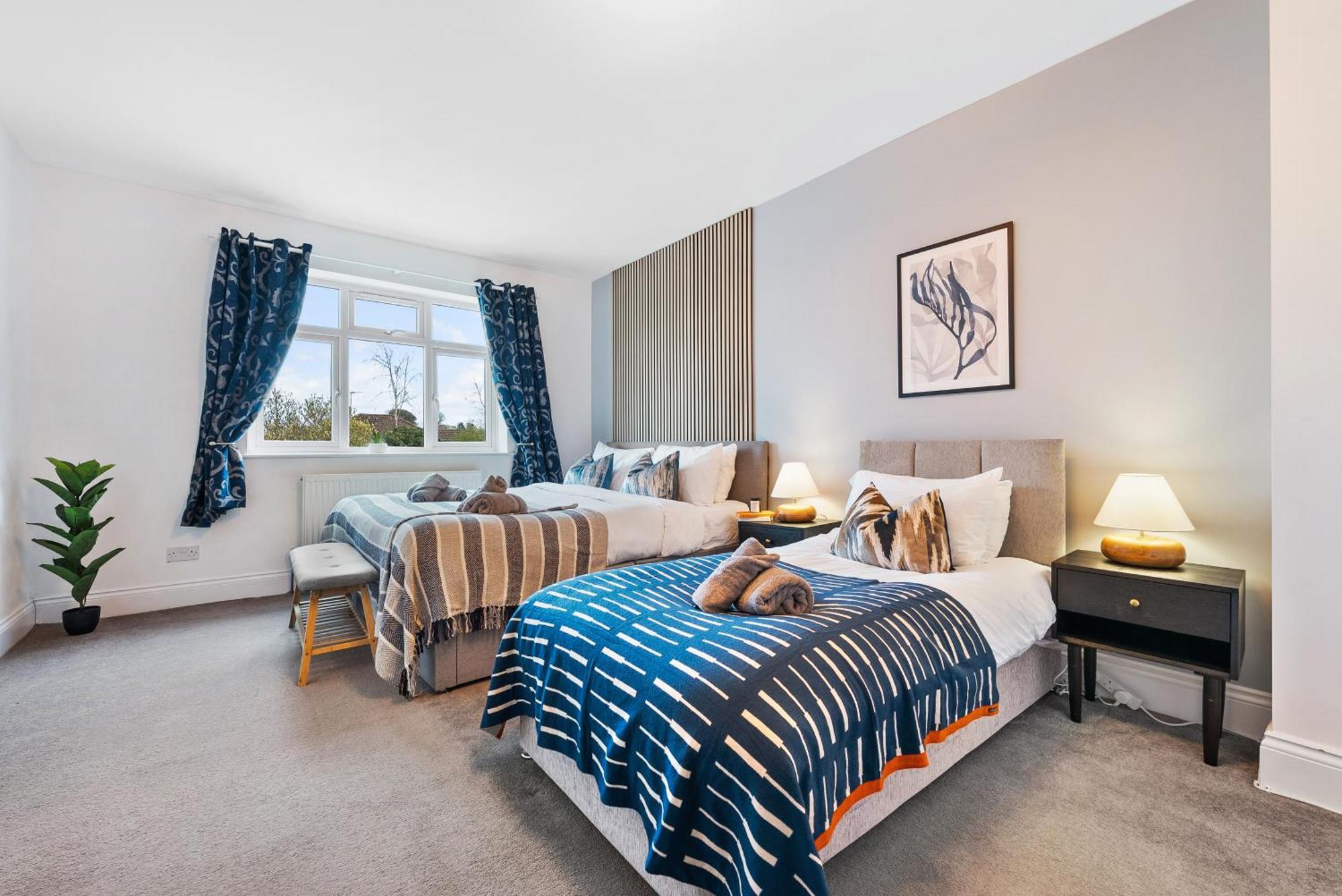 Long Term And Summer Special Offer! 5-Bedroom Spacious, Stunning Design, Sociable Areas & Cosy House Near South Downs Park, Sleeps 11 With Games Room, Private Parking And Garden- By Blue Puffin Stays Waterlooville Eksteriør bilde