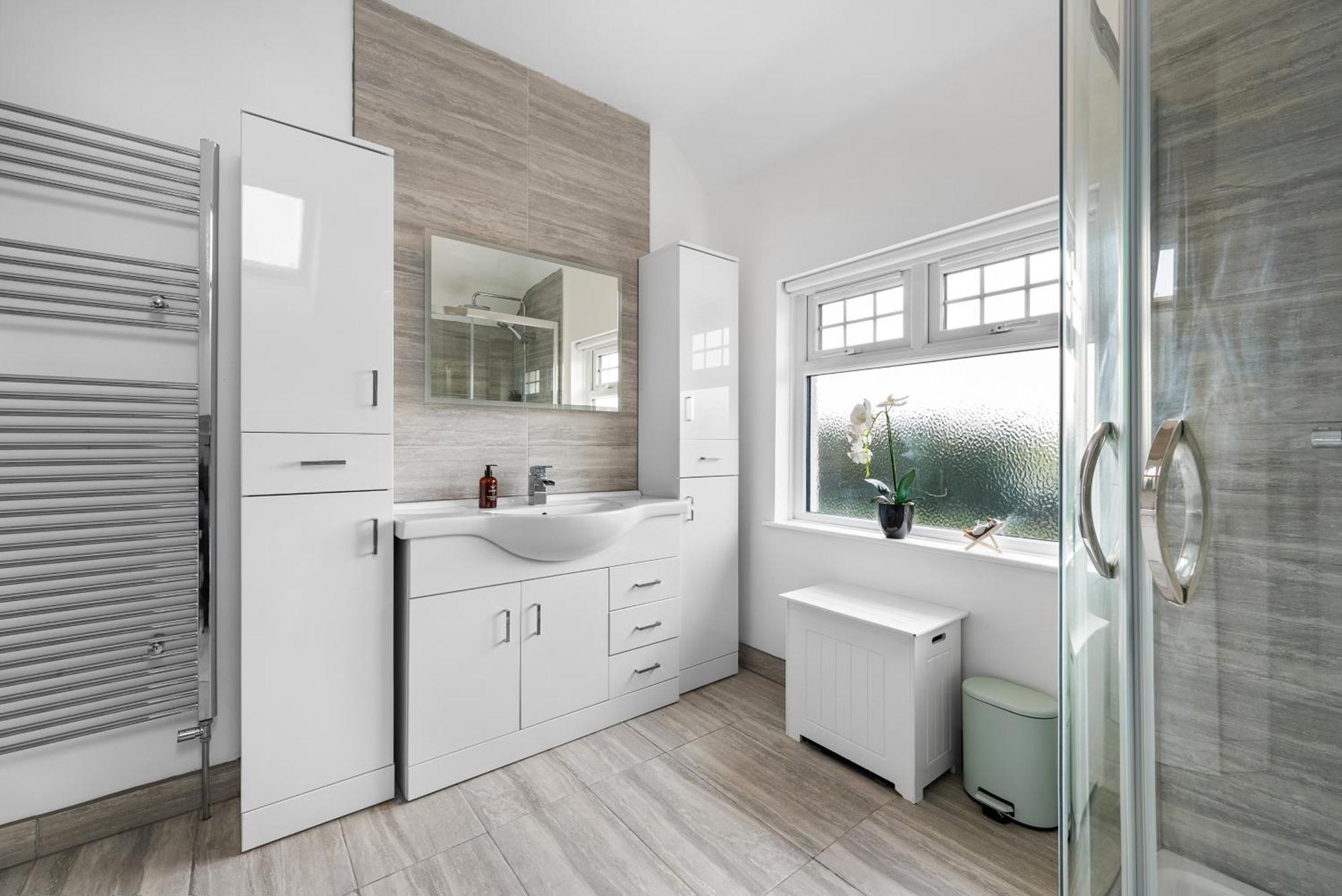 Long Term And Summer Special Offer! 5-Bedroom Spacious, Stunning Design, Sociable Areas & Cosy House Near South Downs Park, Sleeps 11 With Games Room, Private Parking And Garden- By Blue Puffin Stays Waterlooville Eksteriør bilde