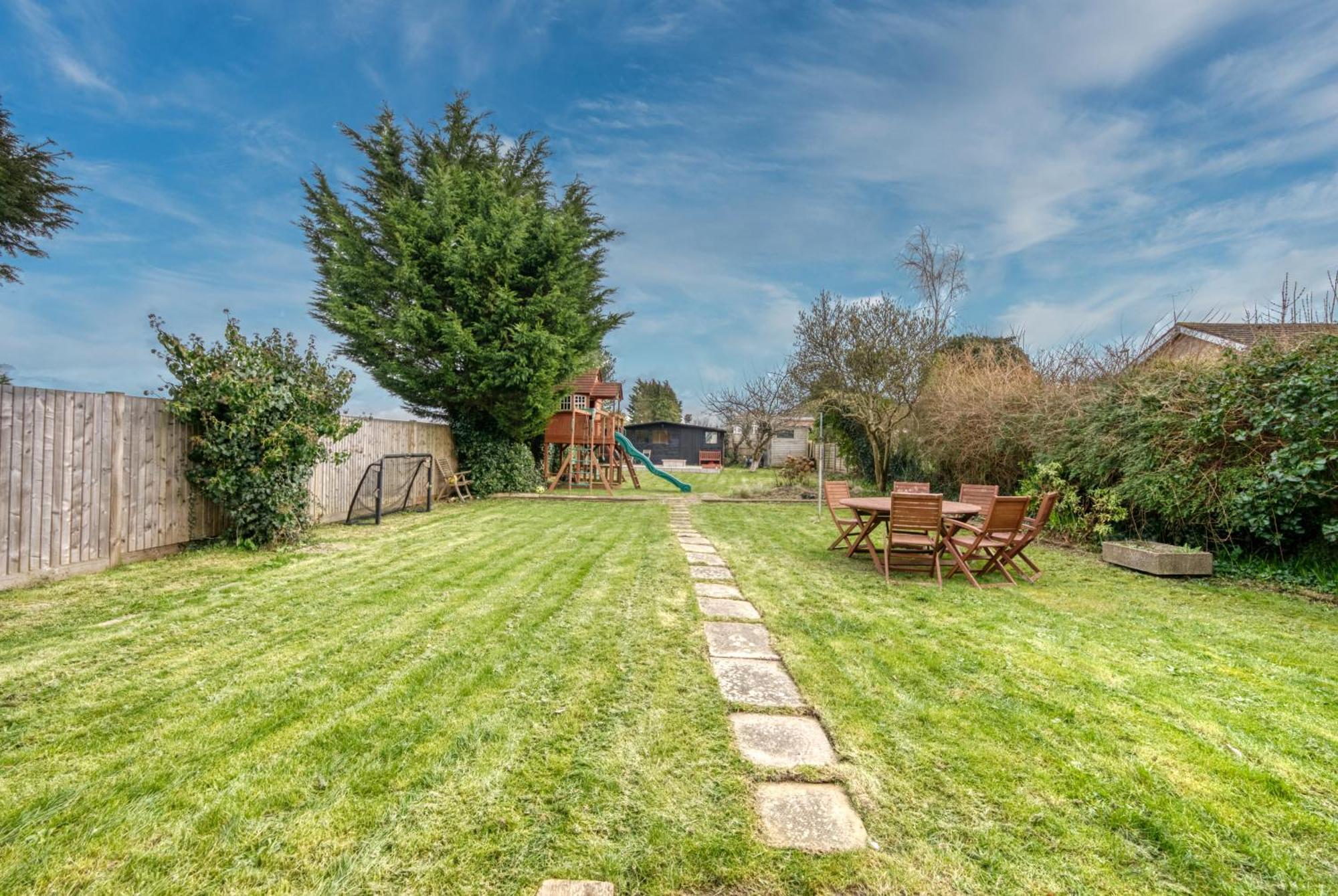 Long Term And Summer Special Offer! 5-Bedroom Spacious, Stunning Design, Sociable Areas & Cosy House Near South Downs Park, Sleeps 11 With Games Room, Private Parking And Garden- By Blue Puffin Stays Waterlooville Eksteriør bilde