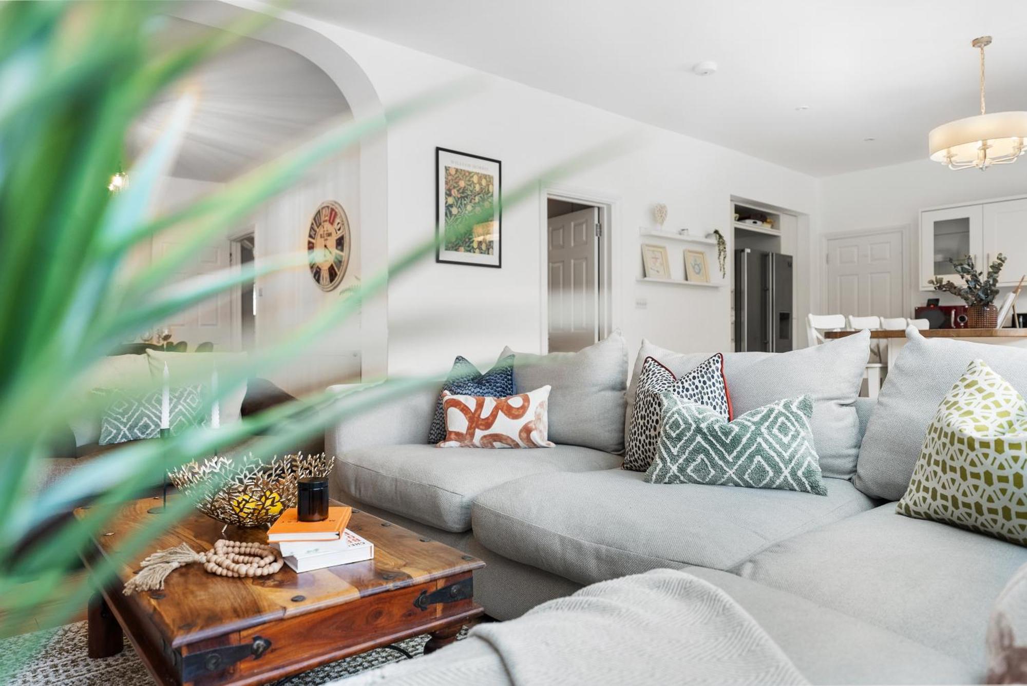 Long Term And Summer Special Offer! 5-Bedroom Spacious, Stunning Design, Sociable Areas & Cosy House Near South Downs Park, Sleeps 11 With Games Room, Private Parking And Garden- By Blue Puffin Stays Waterlooville Eksteriør bilde